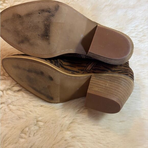 Corkys Swifton Tiger Striped Booties size 7 - Picture 10 of 11